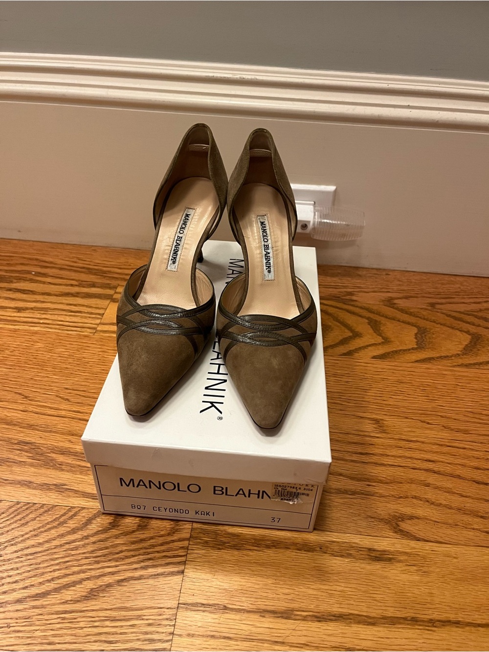 Manolo Blahnik Olive Brown Suede Pointed D'Orsay Pumps WITH BOX